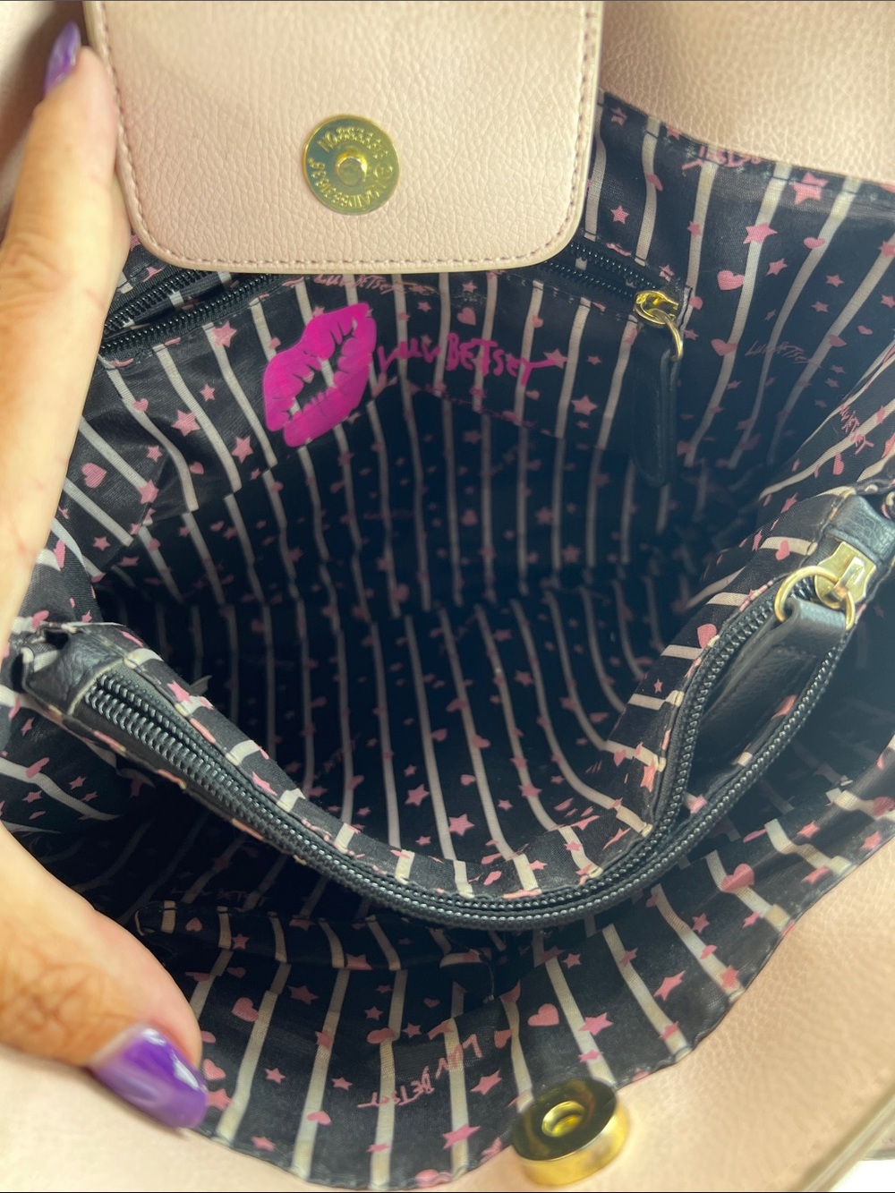 Betsy Johnson, floral Crossbody or handbag - Picture 10 of 12